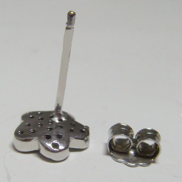 (e1100)Silver earrings motif flower.